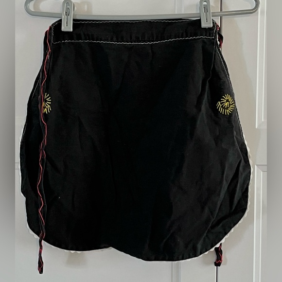 Colorful Hand Embroidered Apron - Picture 4 of 6